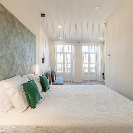 Feel At - Largo Do Paco Braga