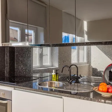 Feel At - Largo Do Paco