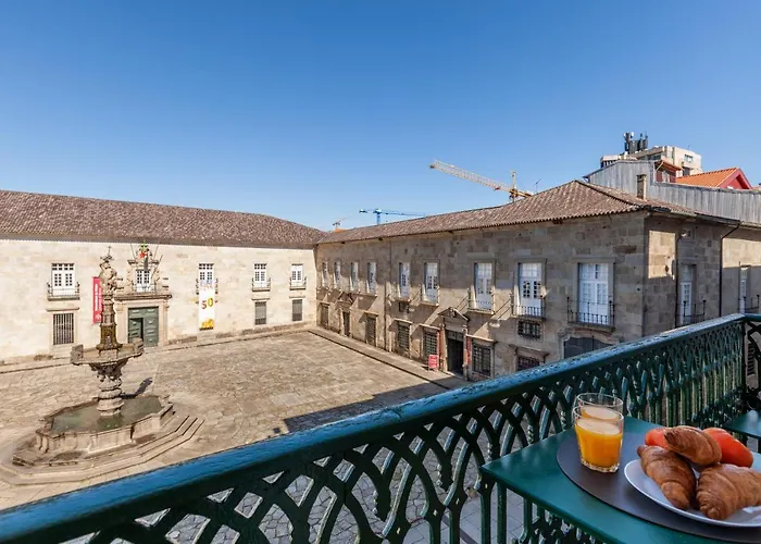 Feel At - Largo Do Paco * Брага