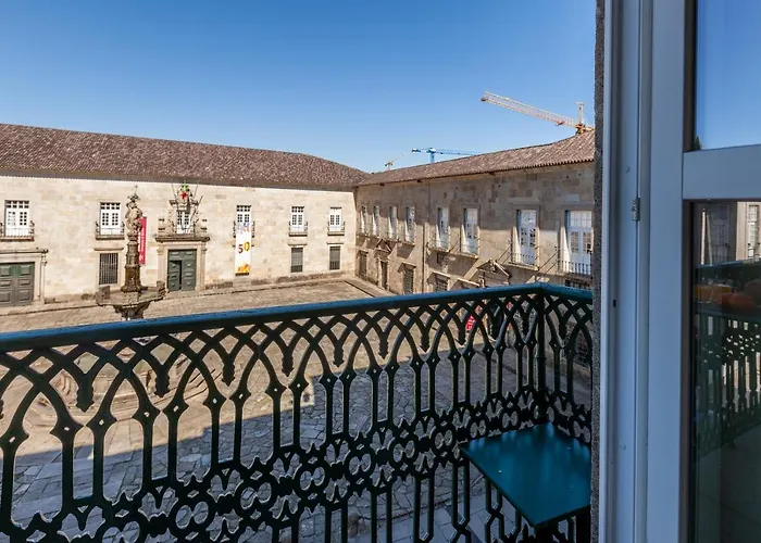 Feel At - Largo Do Paco * Брага