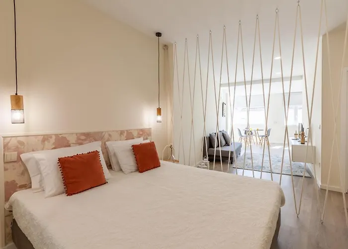 Feel At - Largo Do Paco * Braga