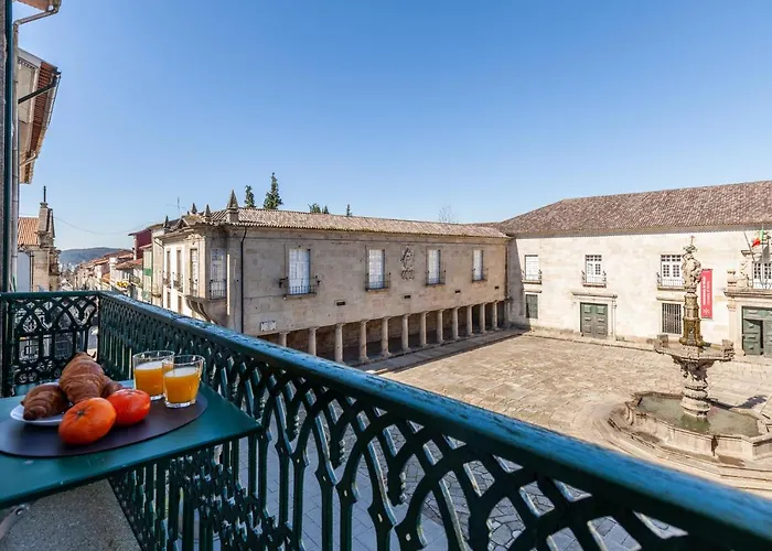 Feel At - Largo Do Paco Braga