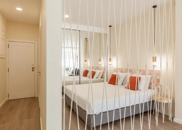 Feel At - Largo Do Paco *