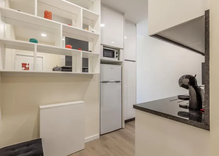 Feel At - Largo Do Paco *