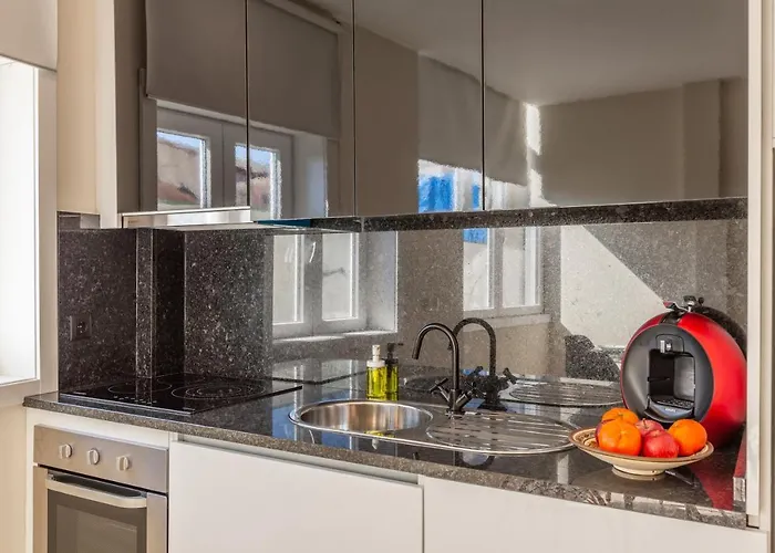 Feel At - Largo Do Paco